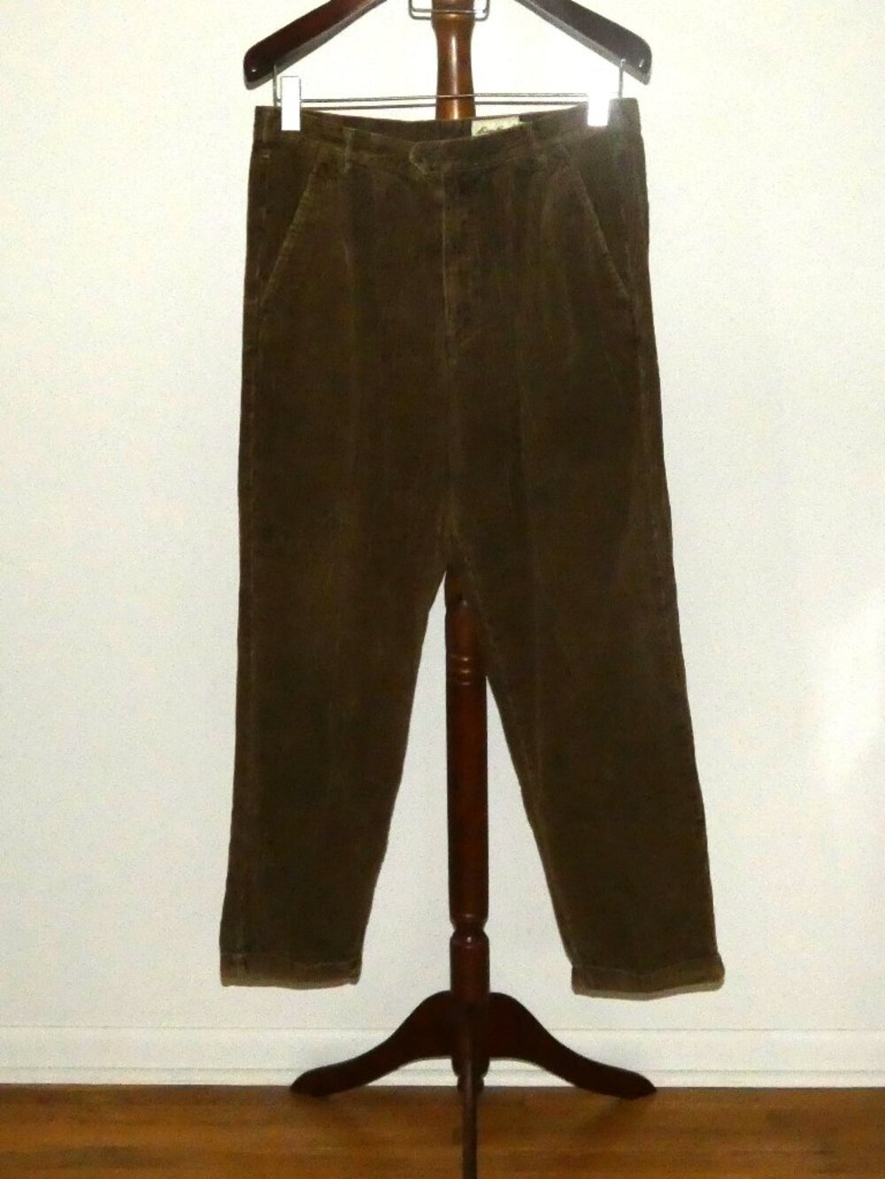 Eddie Bauer Brown Wide Wale Corduroy Pants men's 36 x 32 Pleated Cuffed